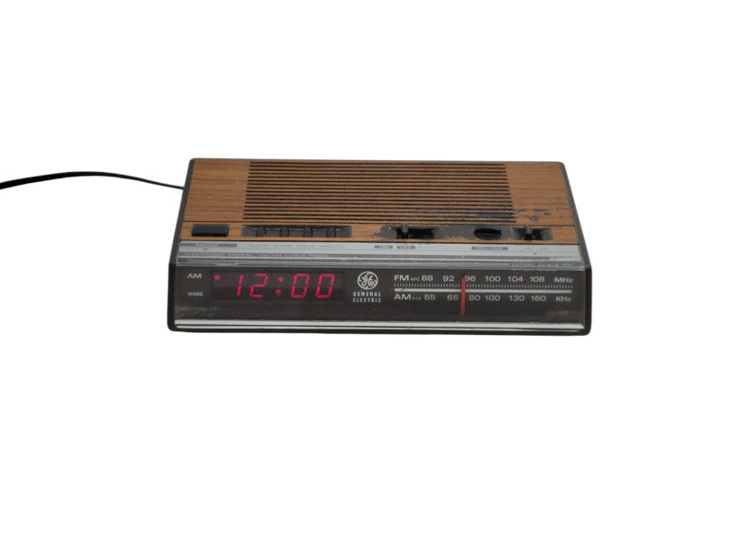 General Electric GE Digital FM/AM Clock Radio w/Alarm Model 7-4624B %