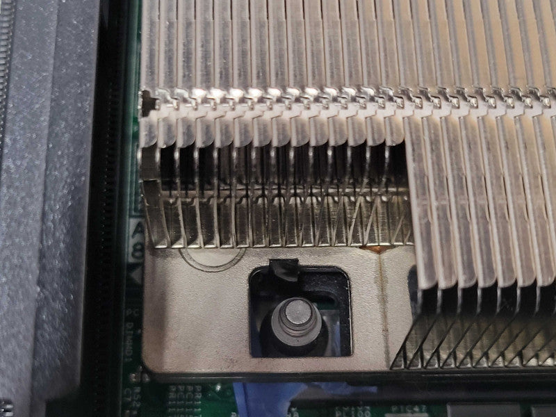 Dell PowerEdge FC640 with 2x Xeon Silver 4208 2.10GHz, No RAM, No HDD Q_