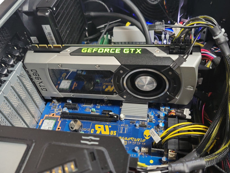 Alienware Area-51 R2 Core i7-5820K 3.30GHz16GB RAM GeForce GTX 980 850W PSU _