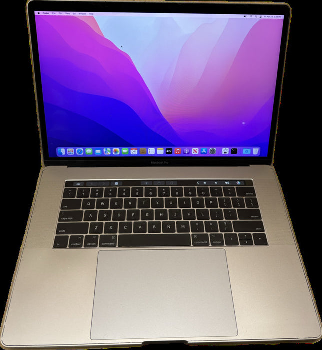 Apple MacBook Pro 15" 2017 i7-7700 16GB For Parts/Repair READ!