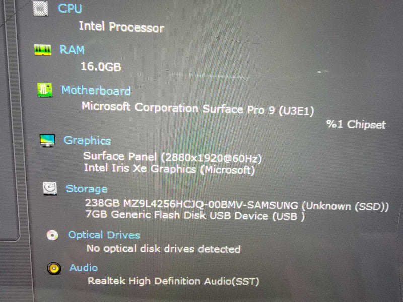 MS Surface Pro 9 2038 13" | 10-Core i7-1265U | 16GB RAM 256GB SSD FOR PARTS