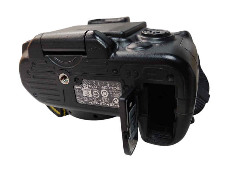 Nikon D D5000 12.3MP Digital SLR Camera Black Body Only, No Battery, READ
