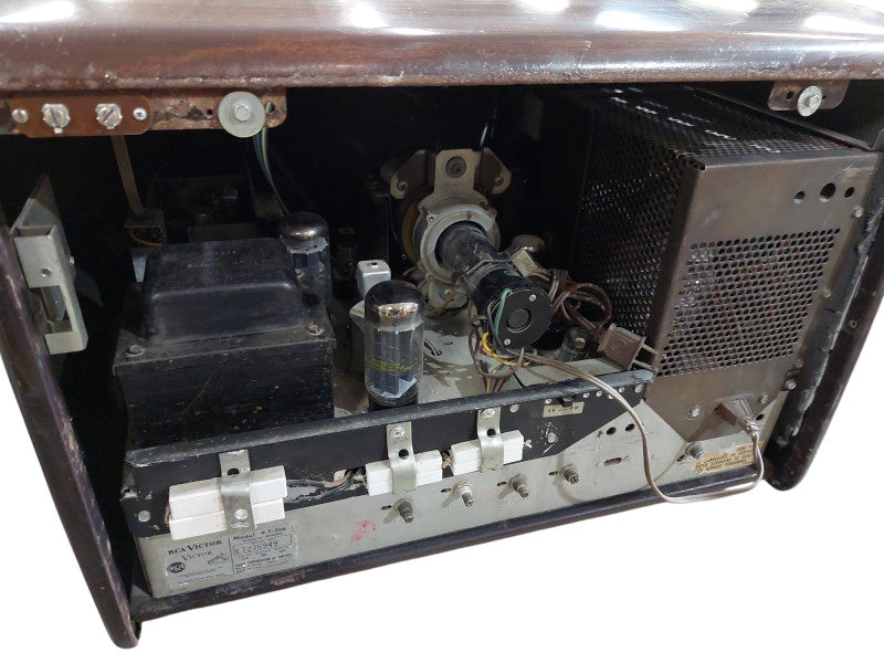 Vintage Antique 1950's RCA Victor CRT TV Model: 9-T-256 Chassis KCS38C =