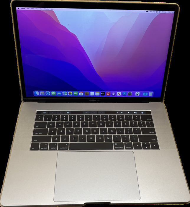 Apple MacBook Pro 15" 2017 i7-7820HQ Radeon Pro 560 16GB RAM  512SSD READ!