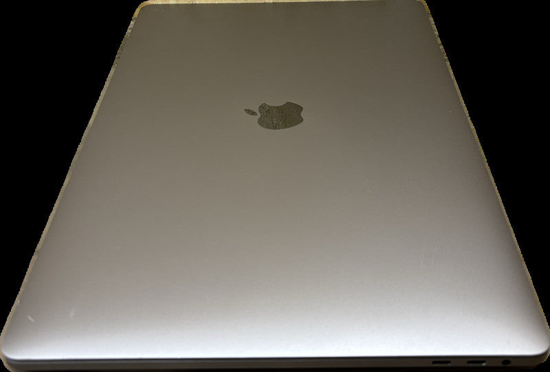 Apple MacBook Pro 15" 2017 i7-7820HQ Radeon Pro 560 16GB RAM  512SSD READ!