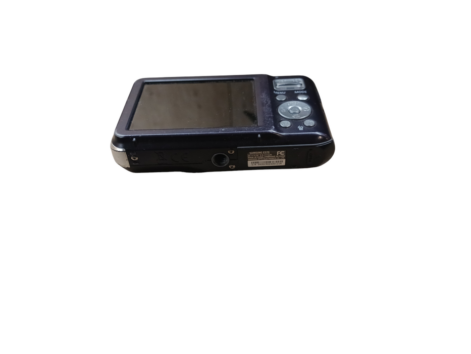 Samsung ES70 12.2MP Digital Camera READ