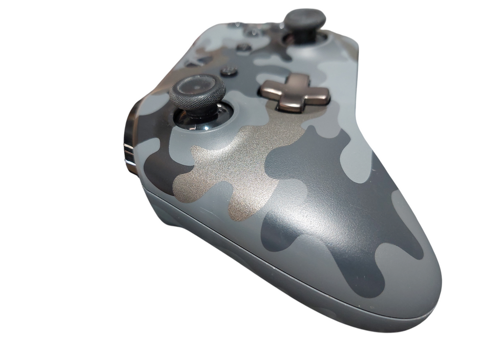 Xbox One Controller Model: 1708 Silver Camo  =