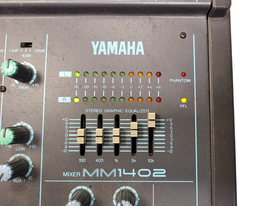 Yamaha MM1402 14-Channel Mixer Console 6 Mono and 4 Stereo inputs Power Q$