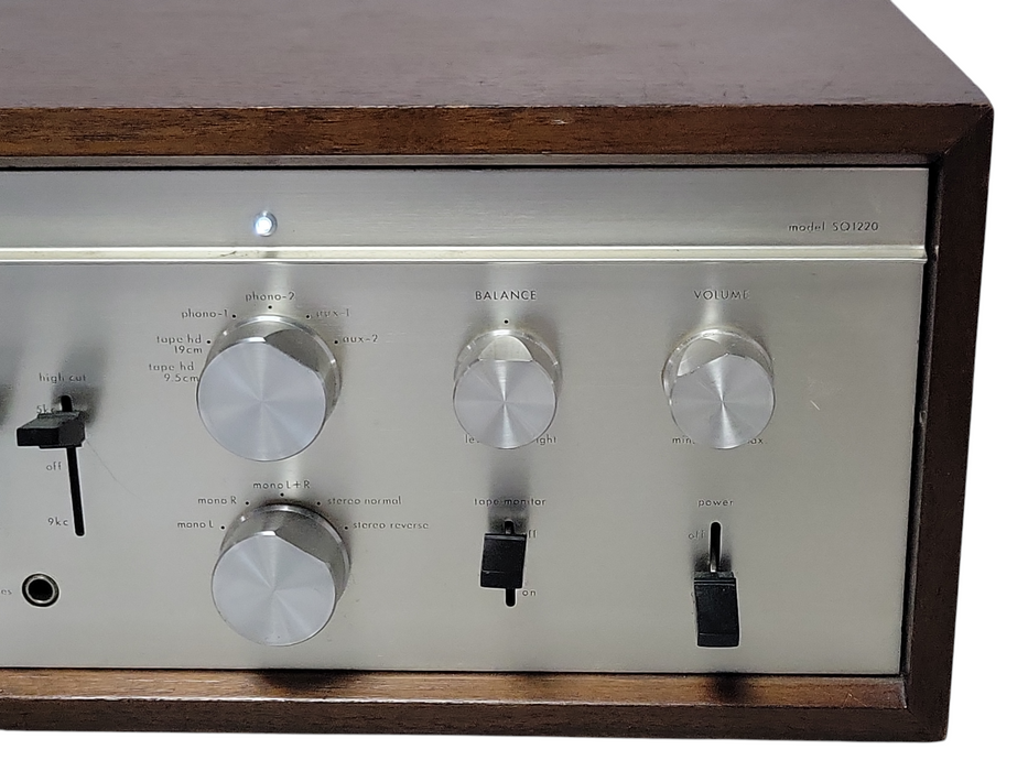 Vintage Solid State integrated Amplifier SQ1220 _