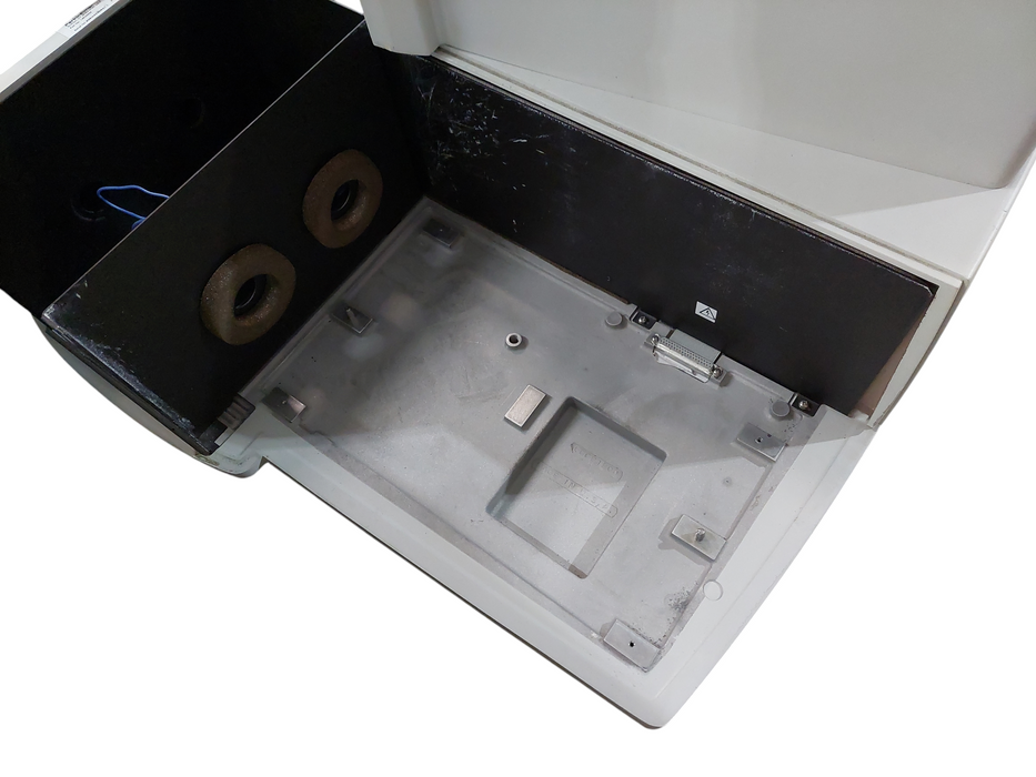 Perkin Elmer Lambda 850 UV/VIS Spectrophotometer =