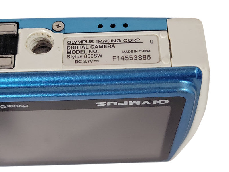 Olympus Stylus 850 SW 8.0MP Digital Camera, READ _