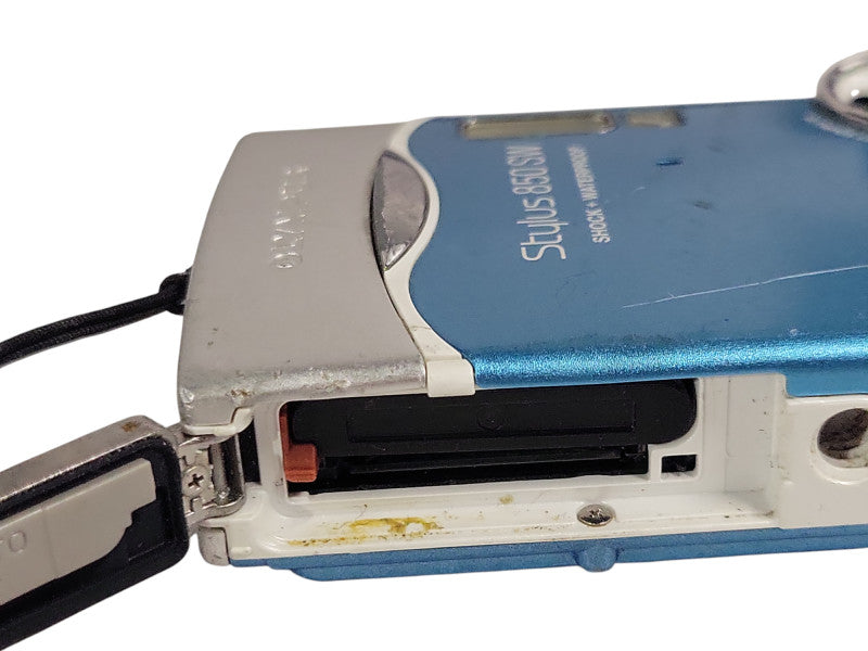 Olympus Stylus 850 SW 8.0MP Digital Camera, READ _