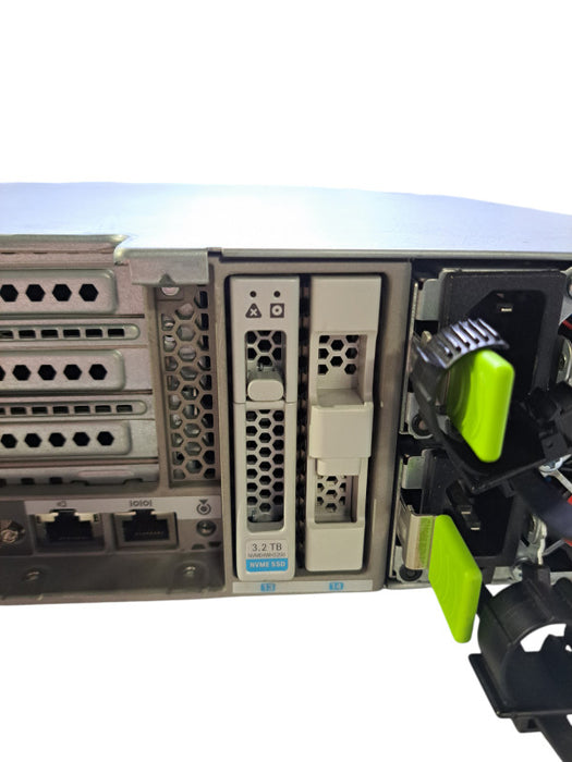 Cisco UCS C240 M5 | 2x Xeon Silver 4110, 128GB DDR4, 3.2TB U.2 SSD, 12G HBA