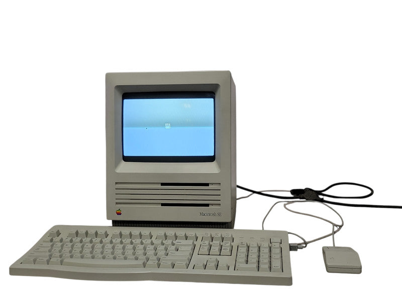 Vintage Apple Macintosh SE M5010 with keyboard and mouse, READ _