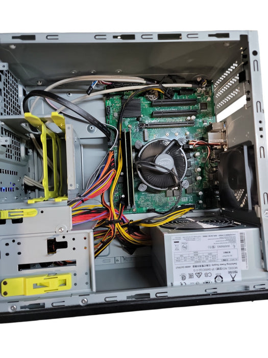 Custom PC i7 -10700 @ 2.90GHz 32GB DDR4 Ram θ