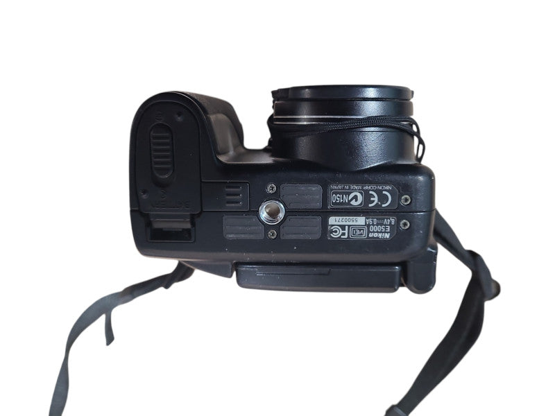 Nikon COOLPIX E5000 Compact Digital Camera