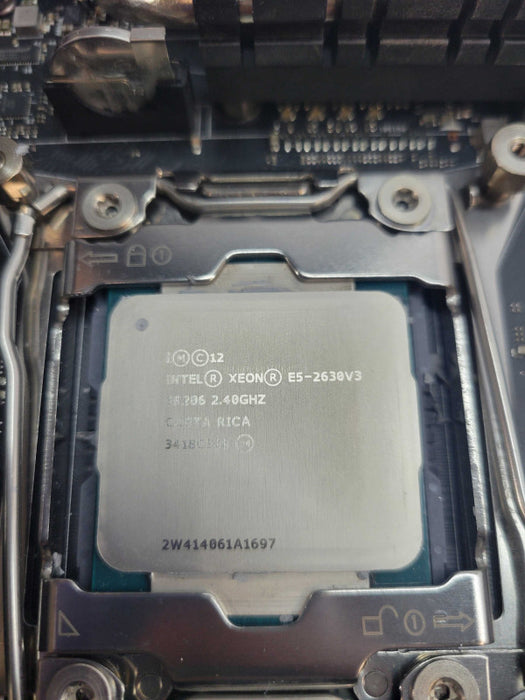 Intel Xeon E5-2630 v3 ASUS X99-DELUXE 16GB DDR4 + I/O Plate %