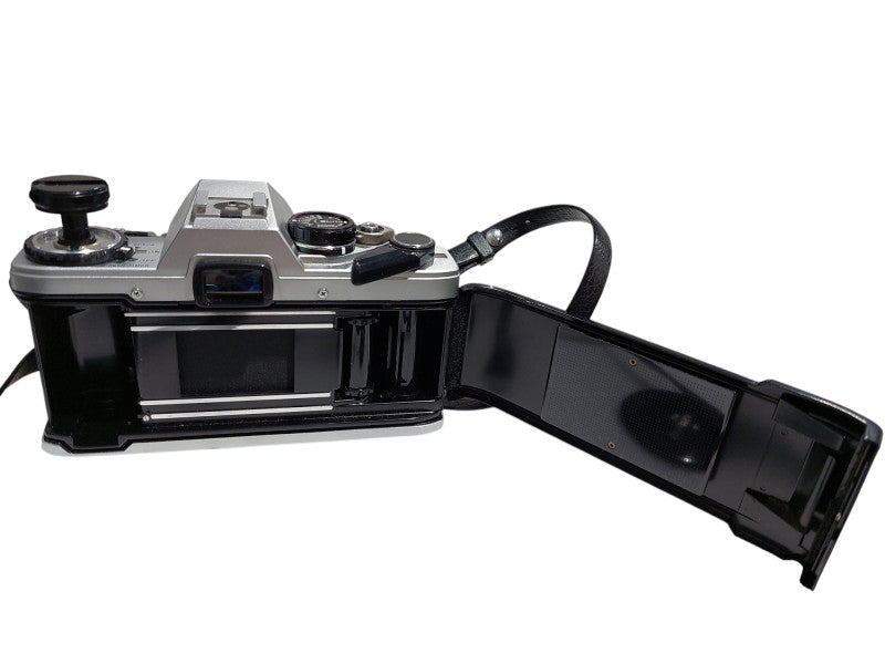 Vintage Olympus OM10 Camera 35mm SLR with case Made in Japan  =