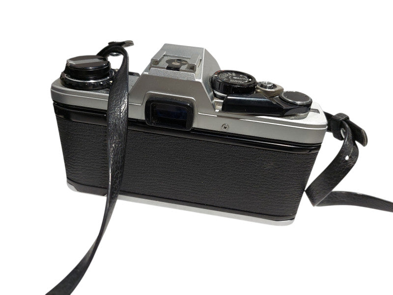 Vintage Olympus OM10 Camera 35mm SLR with case Made in Japan  =