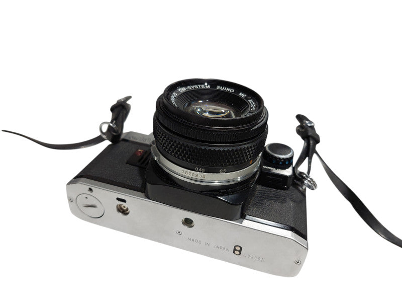 Vintage Olympus OM10 Camera 35mm SLR with case Made in Japan  =