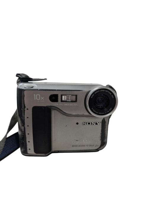 Vintage Sony Digital Mavica MVC-FD71 Silver Camera w/ Battery
