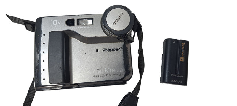 Vintage Sony Digital Mavica MVC-FD71 Silver Camera w/ Battery
