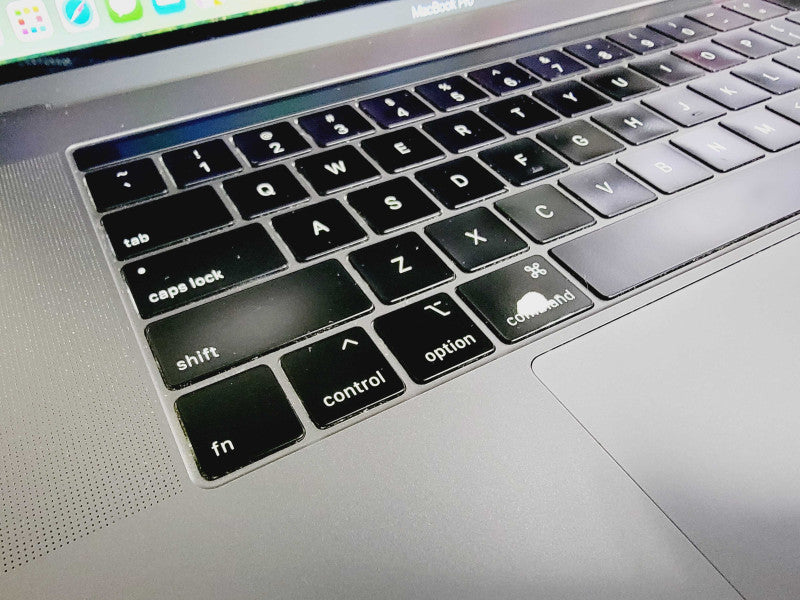 Apple Macbook Pro 2018 15" 6-Core i7-8850H @ 2.6GHz 32GB DDR4 500GB SSD GPU (