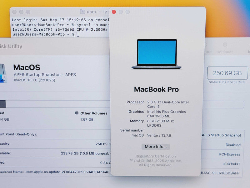 Apple Macbook Pro 2017 13" 2-Core i5-7360U @ 2.3GHz 8GB DDR3 250GB SSD (