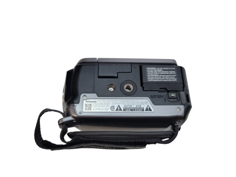Panasonic SDR-H40 40GB Hybrid HDD SD/SDHC Camcorder %