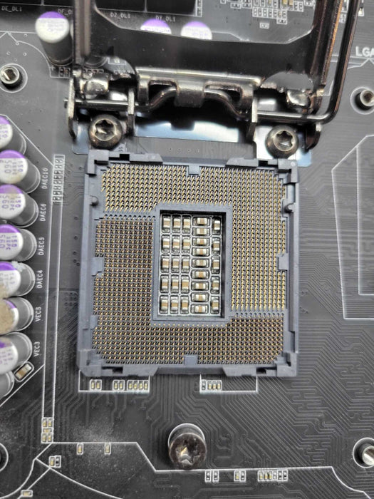 Gigabyte GA-Z77X-UD3H LGA1155 ATX Motherboard %
