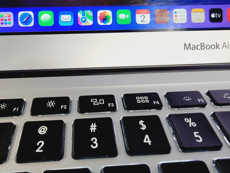 Apple Macbook Air 2017 13" 2-Core i5-5350U @ 1.8GHz 8GB DDR3 250GB SSD (