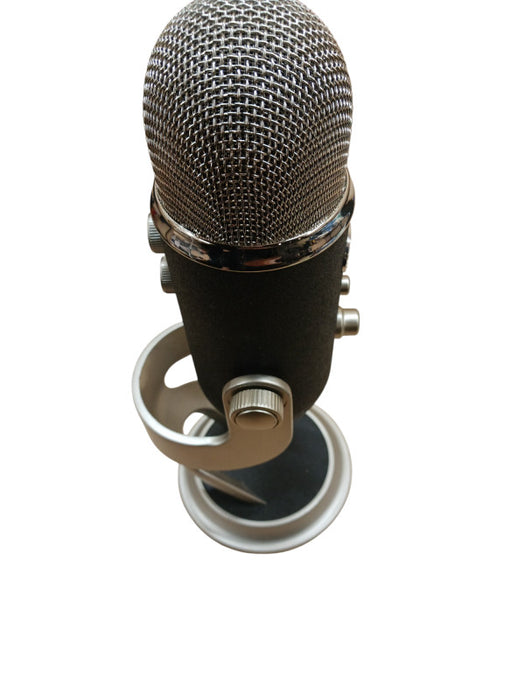 Blue Yeti Professional Multi-Pattern USB Condenser Microphone