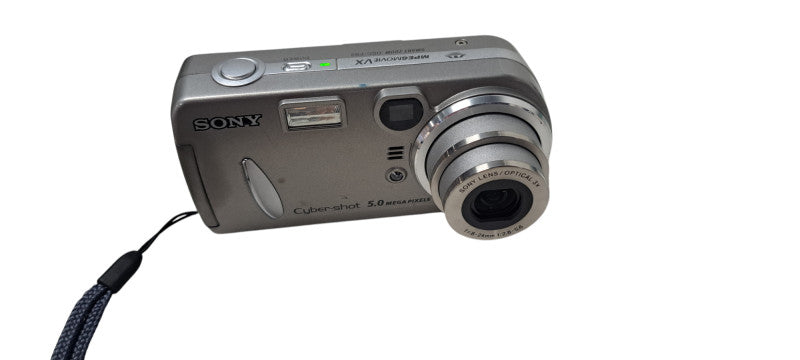 Sony Cybershot DSC-P92 5.0MP Digital Camera