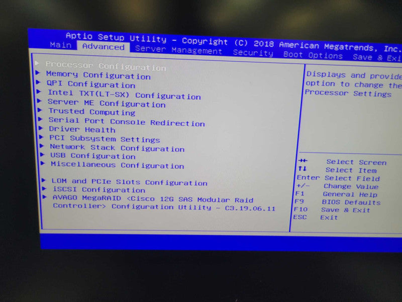 Cisco UCS C220 M4 - E5-2683 v4 64GB DDR4 AVAGO MR12G 2x1400W PSU Q%