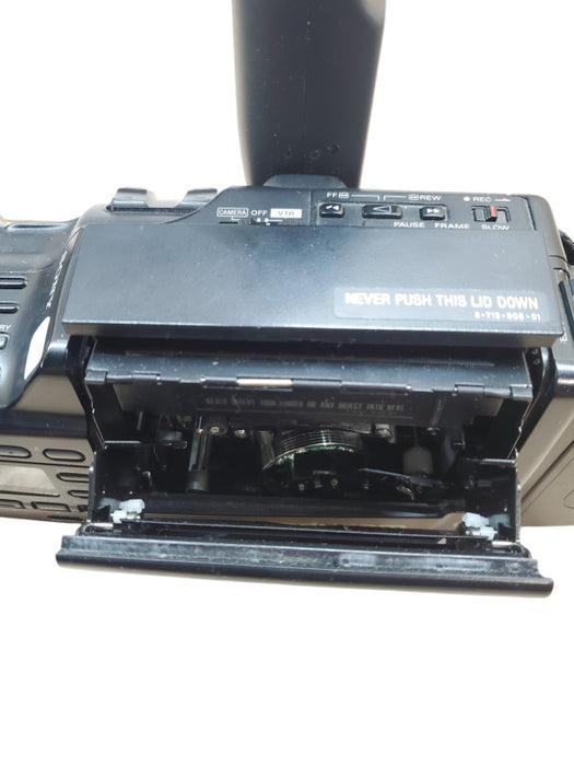 Sony Handycam CCD-F70 Video 8 Camcorder + Battery/Case *READ*