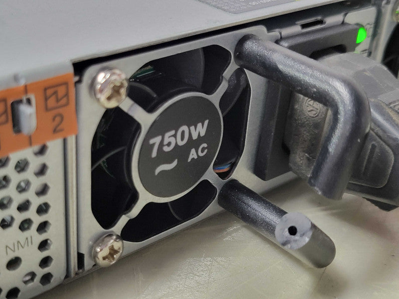 Lenovo ThinkSystem SR630 1x Xeon Gold 6244 3.60GHz 96GBDDR4, 2x PSU _