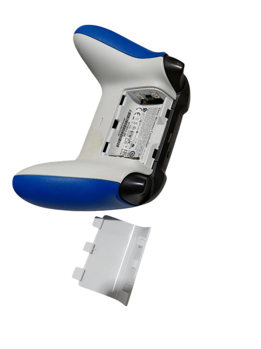 2 Xbox One Controllers Model: 1698 Black & 1914 Blue =