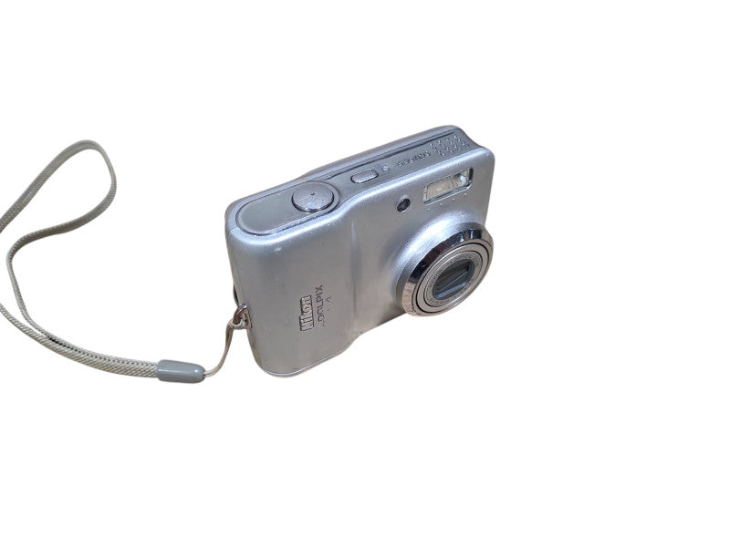Nikon COOLPIX L4 4.0MP Digital Camera