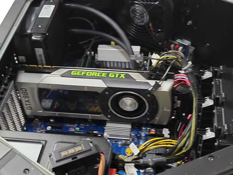Alienware Area-51 R2, i7-5820K, 16GB RAM, 4TB HDD, GTX980, 850W PSU _