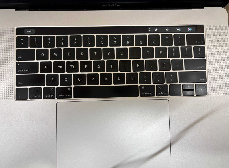 Apple MacBook Pro 15 2018 i7-8850H Radeon Pro 560X GPU 16GB RAM 512SSD READ
