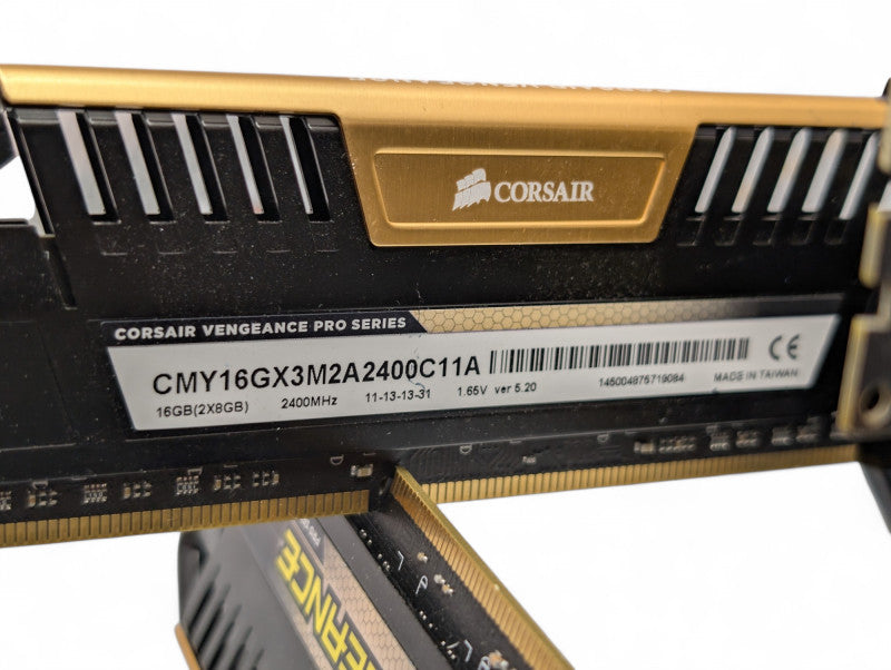 32GB FAST 2400Mhz DD3 RAM for PC Corsair Vengeance PRO CMY16GX3M2A2400C11A -