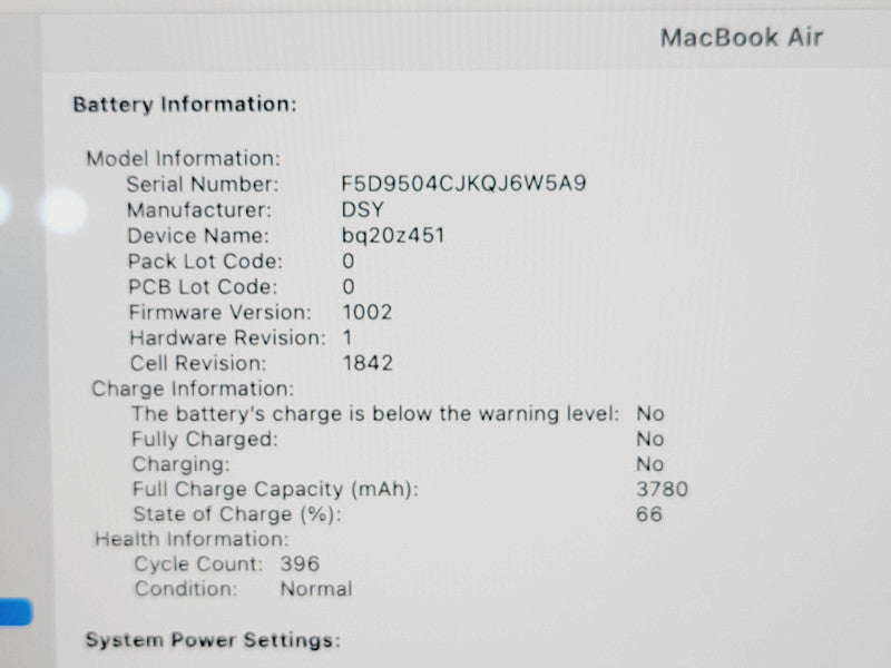 Apple Macbook Air Retina 2019 2-Core i5-8210Y @ 1.6GHz 8GB DDR3 250GB SSD (