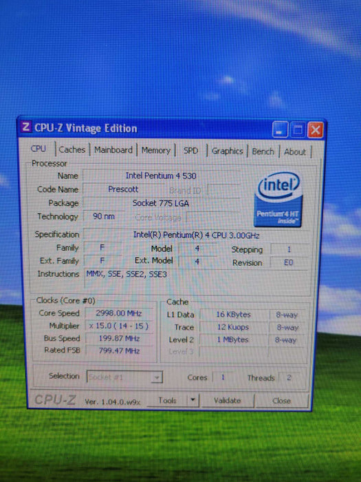 Intel Pentium 4 530 w/HT ASUS P5P800 1GB DDR 80GB HDD ATI 9600 PRO 450W PSU %