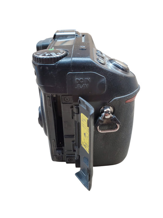 Nikon CoolPix 8400 8.0MP Digital Camera - E8400 *READ*
