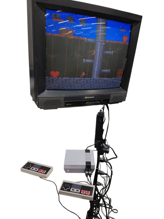 Knock Off Entertainment System,2 Controllers 620Games with Hitachi20"CRT TV =
