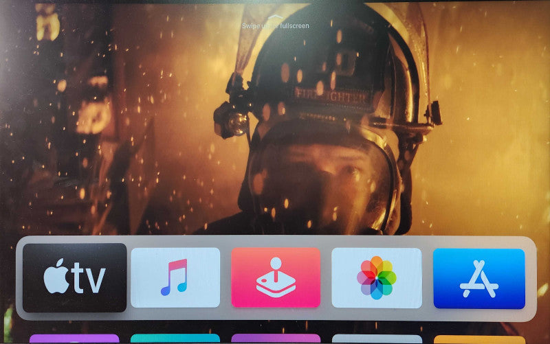 Apple TV HD 4th Gen 32GB Digital HD Media Streamer A1625 w/ Remote