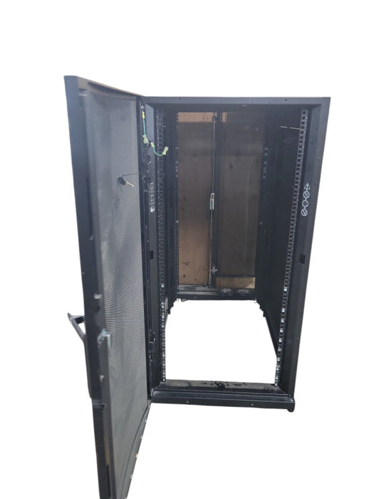 APC 24U Server Rack with side covers and front/back door _