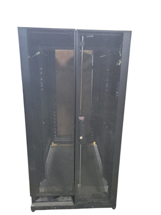 APC 24U Server Rack with side covers and front/back door _