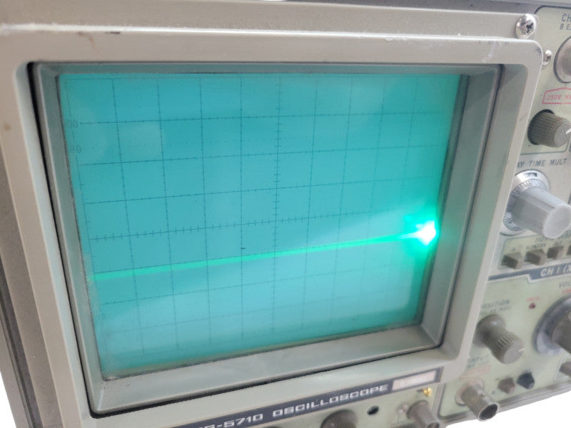 Iwatsu SS-5710 Vintage Oscilloscope (READ) %