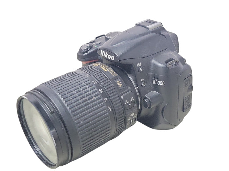 Nikon Digital camera D5000 with AF-S NIKKOR 18-105mm lens, READ _